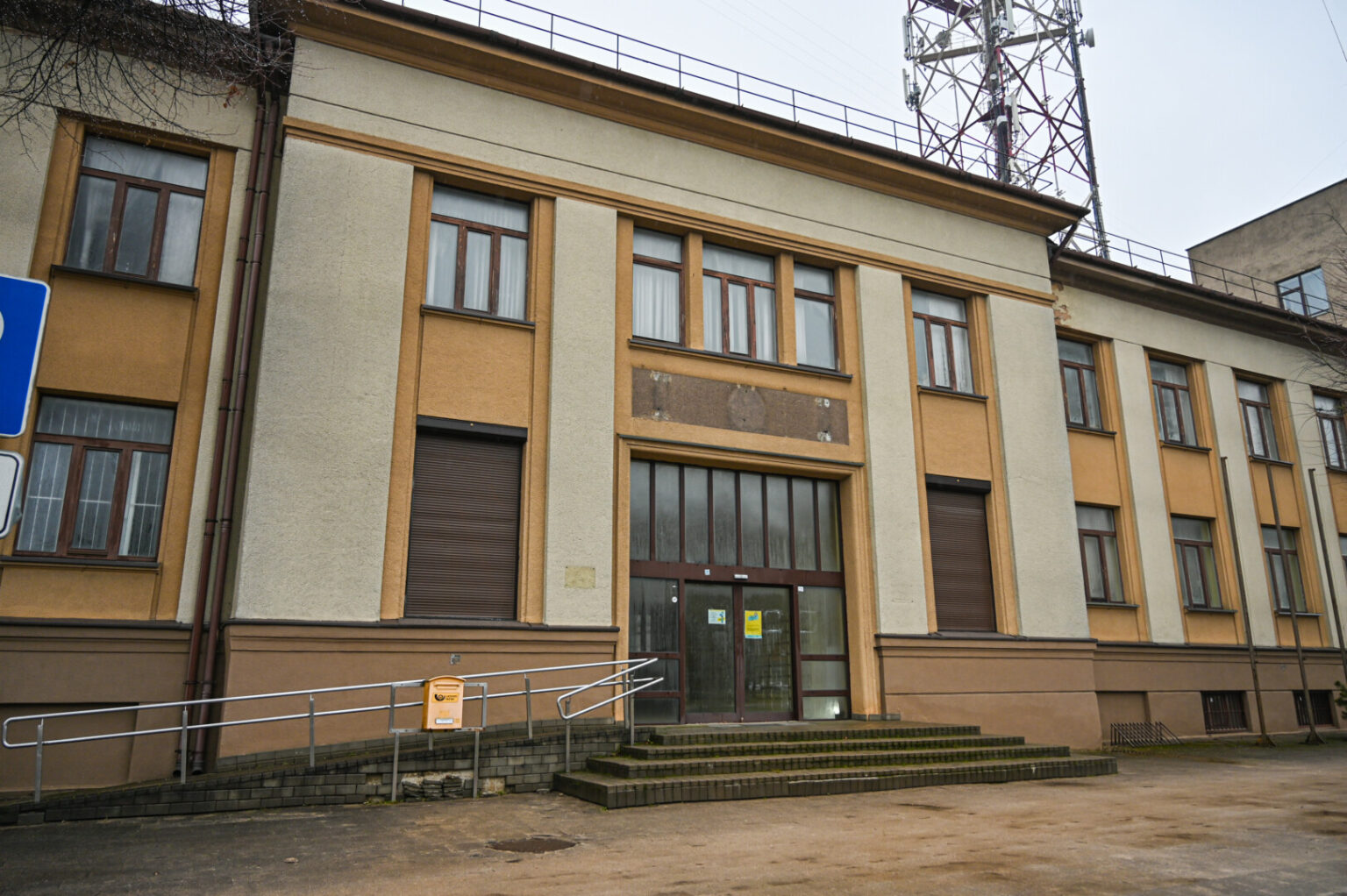 Maždaug prieš metus valstybei pardavus Panevėžio centrinio pašto Respublikos gatvėje rūmus, tik kitą savaitę paveldosaugininkai spręs, ar jie verti kultūros paveldo objekto statuso.