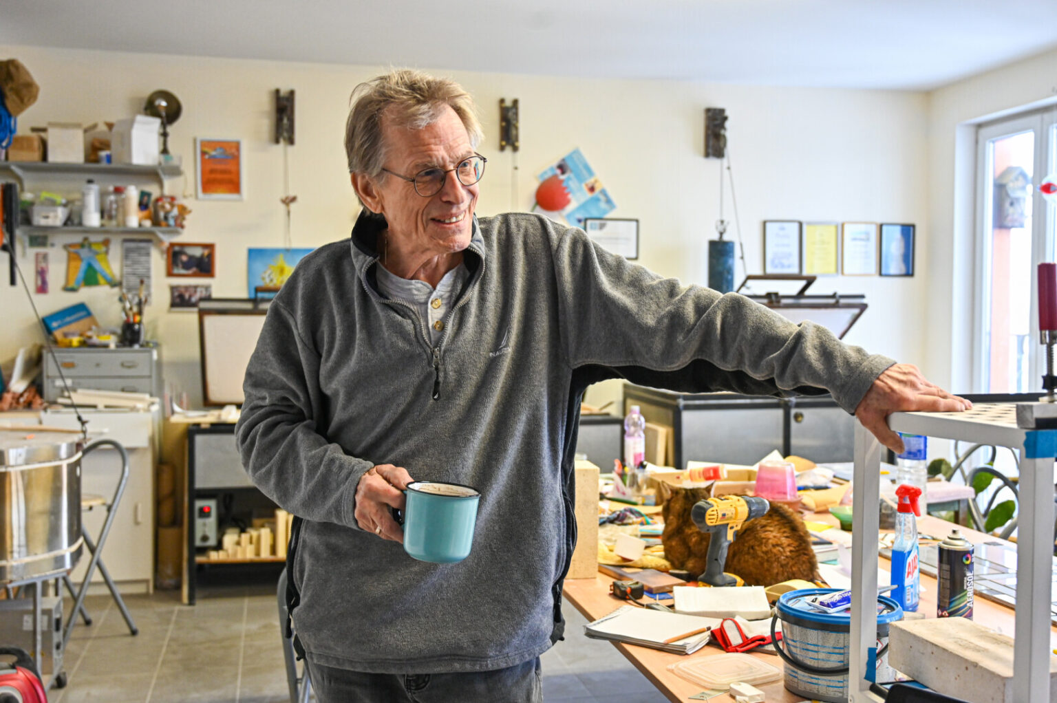 Stiklo dirbtuvių įkūrėjas, dėstytojas, kolekcininkas bei keliautojas amerikietis Markas Ekstrandas, jau daugiau nei 40 metų užsiimantis stiklo amatu, dalinasi savo žiniomis Panevėžyje.