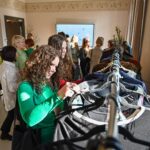 Panevėžyje prigyja nauja tradicija – drabužių mainytuvės.