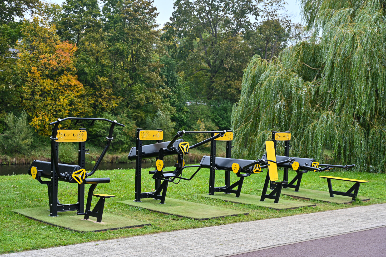 Prieš atvežami į Panevėžį šie treniruokliai jau spėjo pabūti Klaipėdoje, Tauragėje, Marijampolėje ir Kaune. Iš visų šių miestų jie išgabenti nesugadinti, bet Panevėžyje pastovėjusius vos pusmetį teko taisyti. G. KARTANO nuotr. 