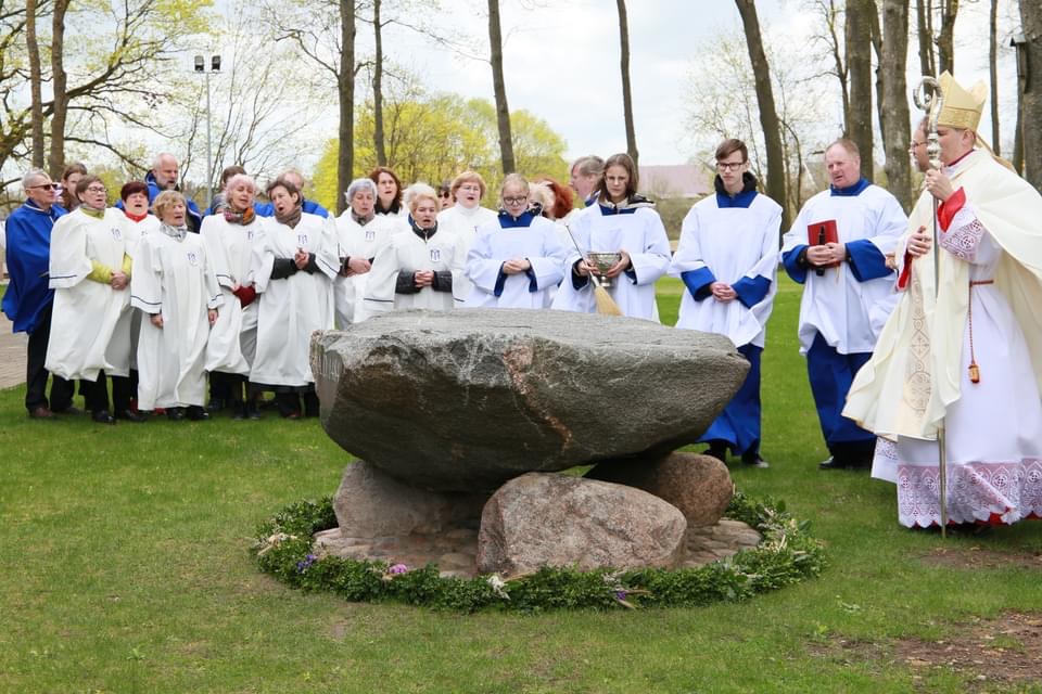 Krekenavos Švč. Mergelės Marijos ėmimo į dangų bazilika nuo šiolei turi dar vieną altorių.