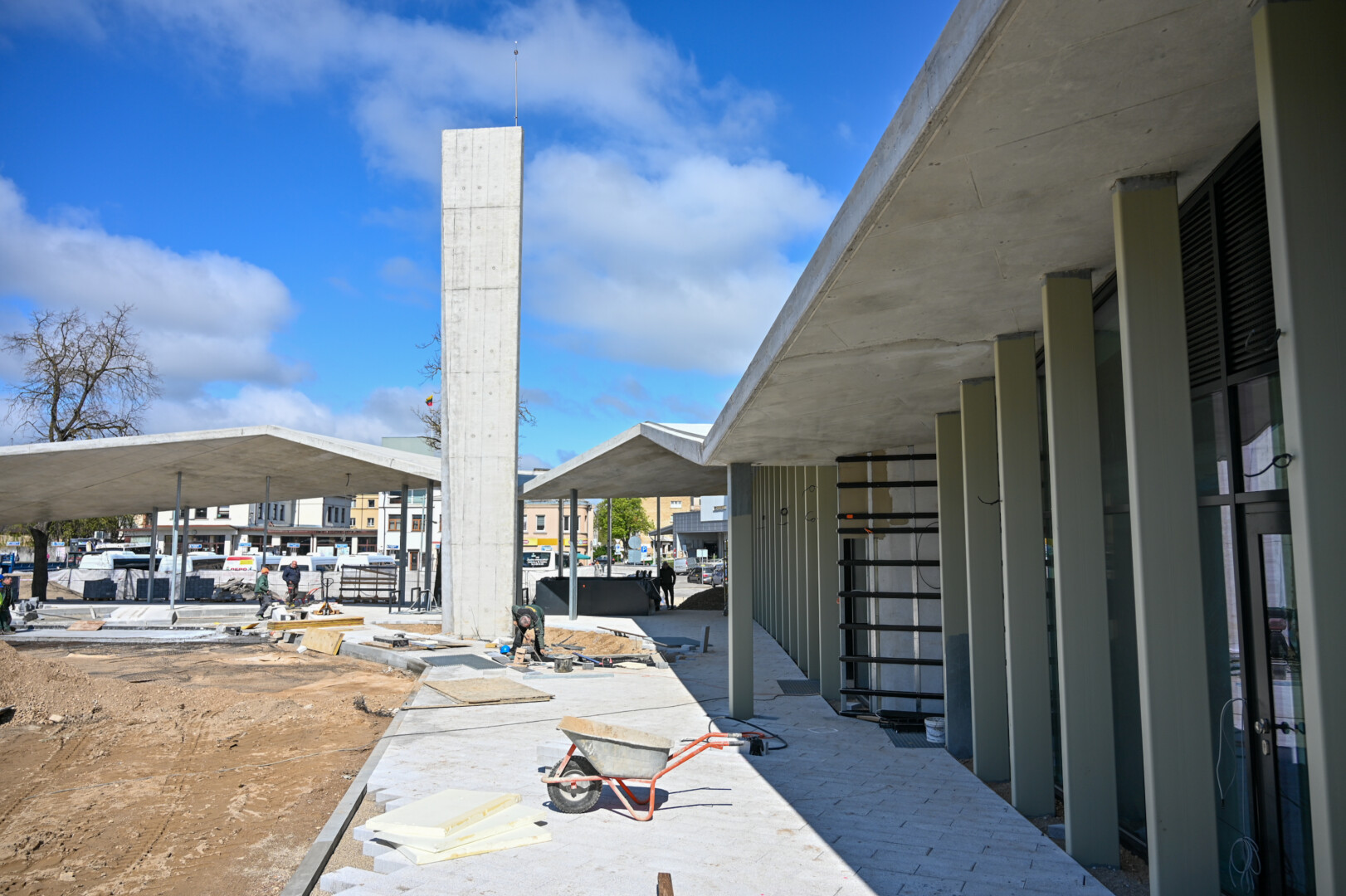 Ant iškilusio virš stoties bokšto turėtų atsirasti užrašas „Panevėžys“. P. ŽIDONIO nuotr.