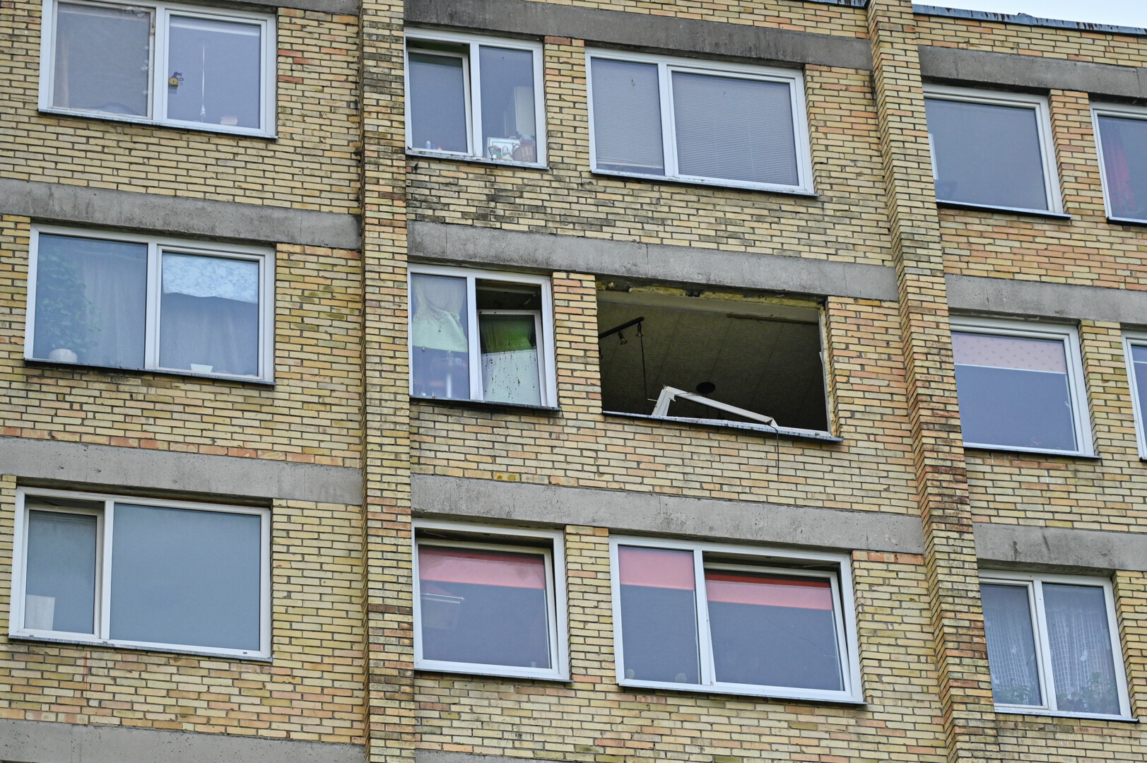 Sekmadienį sprogimas nugriaudėjo Ramygalos gatvės daugiabučio aštuntame aukšte. P. ŽIDONIO nuotr.