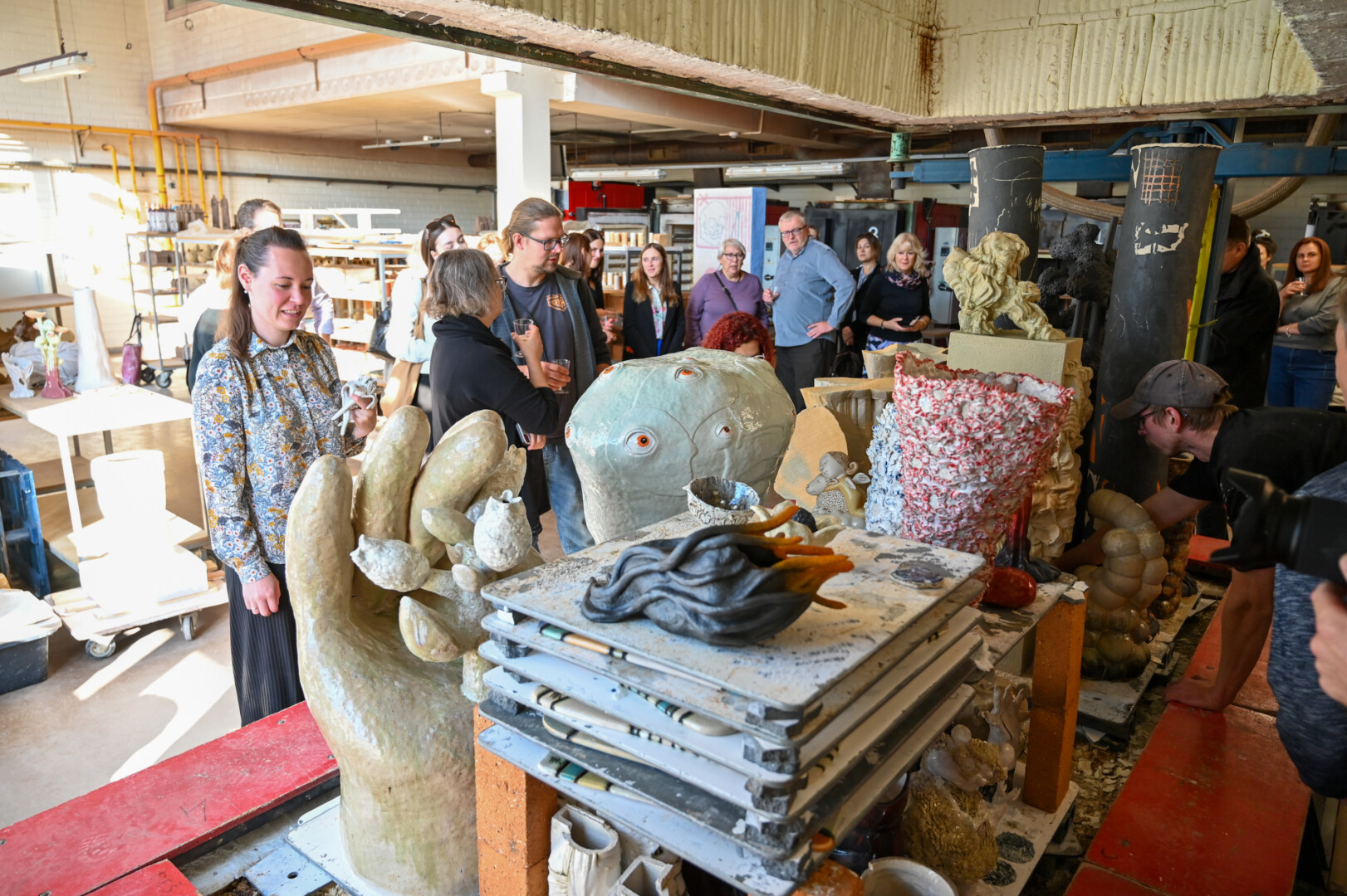 Viename žaliausių Lietuvos miestų Panevėžyje sukaupta didelė šiuolaikinės keramikos kolekcija. Nors ne visi vietiniai gerai susipažinę su čia saugomais fondais, Panevėžys yra traukos vieta pasaulio keramikams.