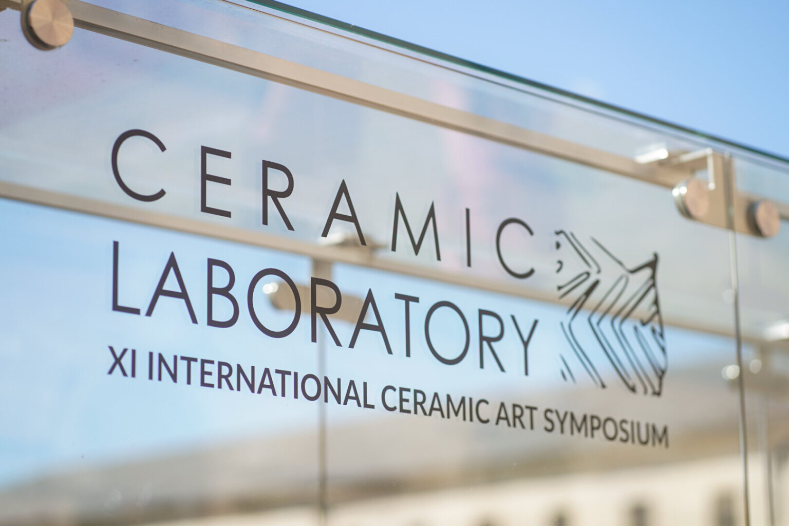 Viename žaliausių Lietuvos miestų Panevėžyje sukaupta didelė šiuolaikinės keramikos kolekcija. Nors ne visi vietiniai gerai susipažinę su čia saugomais fondais, Panevėžys yra traukos vieta pasaulio keramikams.