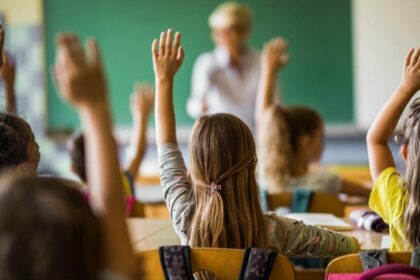 Nors moksleiviai skaičiuoja paskutines savaites iki vasaros atostogų, švietimo strategams – pats darbymetis.