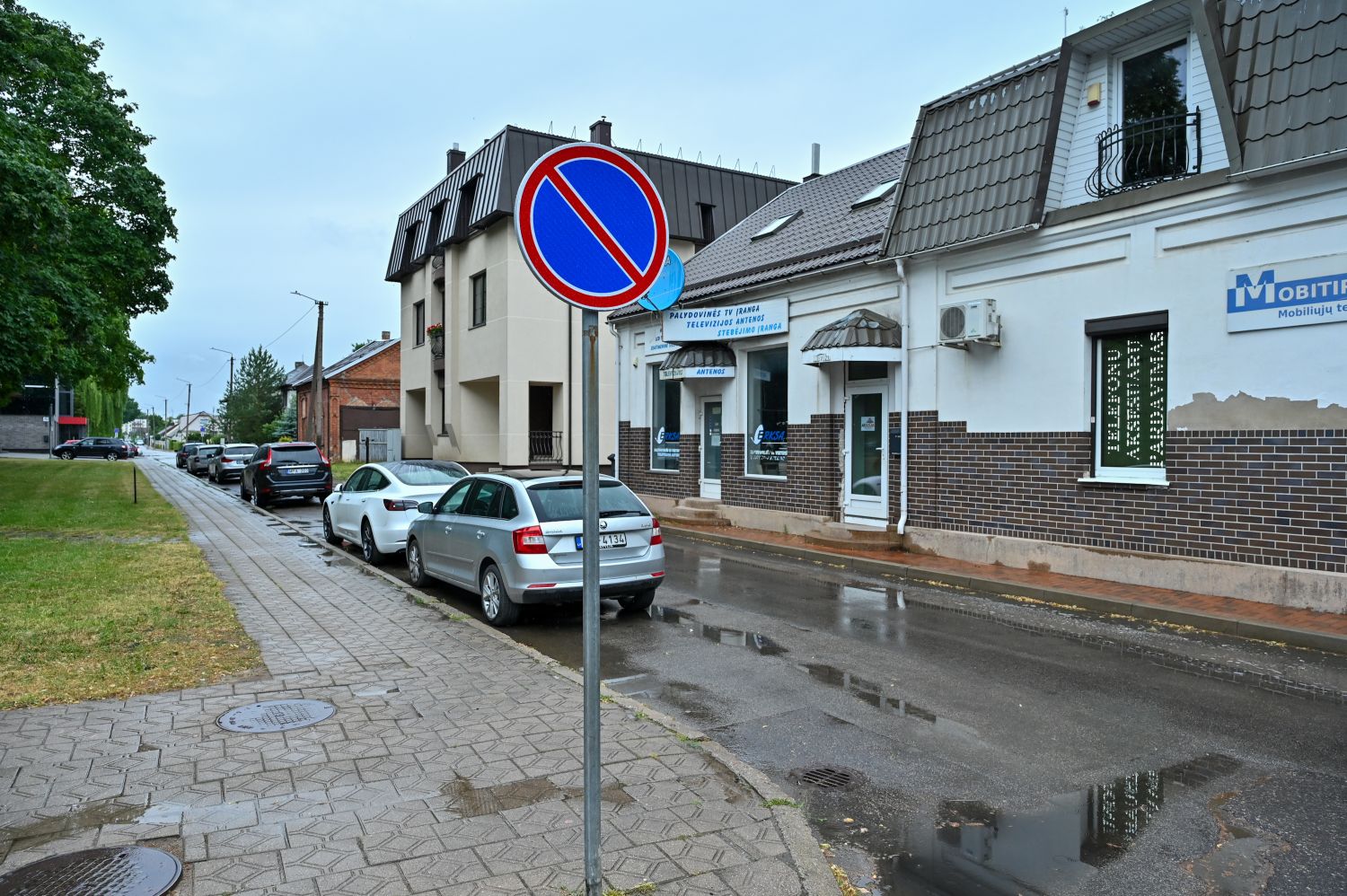 Panevėžio miesto savivaldybė informuoja vairuotojus ir kitus eismo dalyvius, kad visoje M. Valančiaus g. atkarpoje nuo Respublikos g. iki A. Mackevičiaus g. įvedamas vienpusio eismo organizavimas ir apribojamas automobilių stovėjimas abiejose gatvės pusėse.