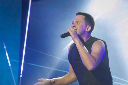 Vilniaus policija iš atlikėjo Egidijaus Dragūno siekia išieškoti daugiau nei 19 tūkst. eurų už policininko sužalojimą.