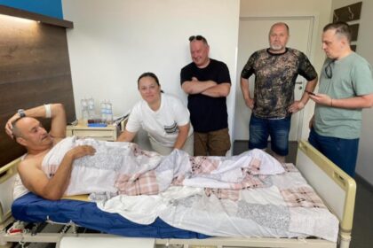 Labdarą į Ukrainą nuvežęs lietuvis savanoris namo parvežtas amputuota koja.