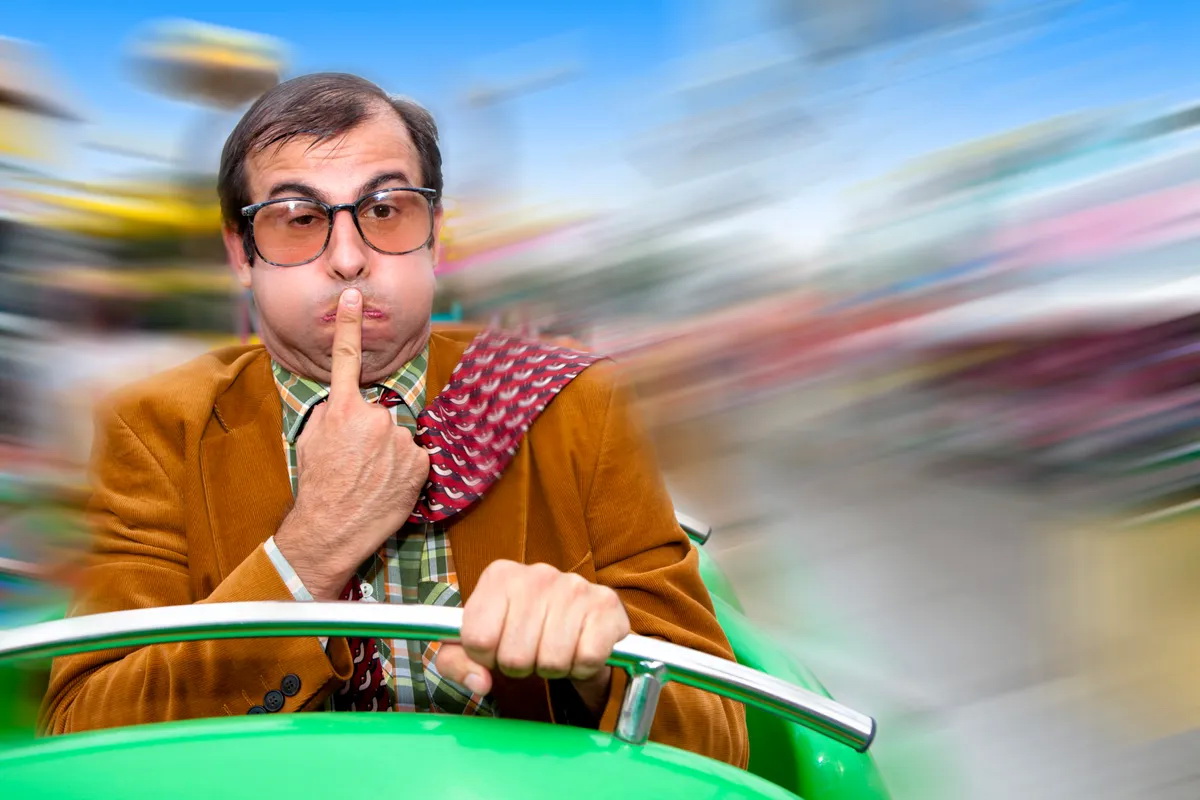 Ką daryti, jei ramiai keliauti galite tik pėsčiomis, nes bet kokia transporto priemonė sukelia jūrligės priepuolį? Atsisakyti malonumo keliauti, atostogas praleisti ant sofos? Na jau ne!