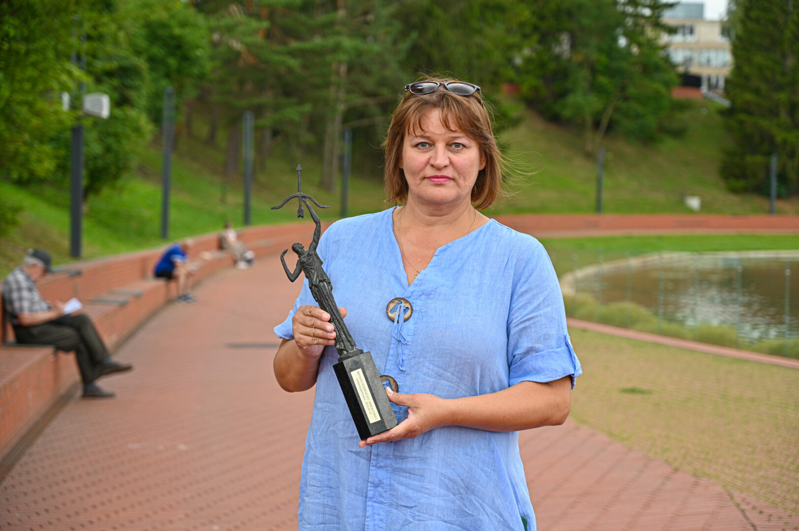 2019 metų sausį kartu su keliais likusiais partizanais Bronislovas Juospaitis-Direktorius buvo apdovanotas Laisvės premija, skiriama asmenims, nusipelniusiems laisvei, demokratijai ir žmogaus teisėms. Legendinio laisvės kovotojo dukrai Danguolei Juospaitytei-Urbonienei tai viena brangiausių šeimos relikvijų. P. ŽIDONIO nuotr.