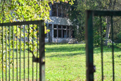 Centrinės Panevėžio dalies, supamos Šv. Petro ir Povilo bažnyčios bei Dievo Apvaizdos vienuolyno, gyventojai pripažįsta, kad tokia kaimynystė neabejotinai yra palaima.