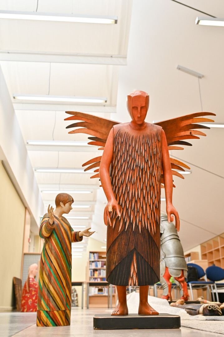 Panevėžiečiai kviečiami į skulptoriaus Rimanto Idzelio (1949–2013) įdomų, spontanišką ir nenuspėjamą atminimo vakarą ir jo kurtų medžio skulptūrų parodos atidarymą. G. KARTANO nuotr.