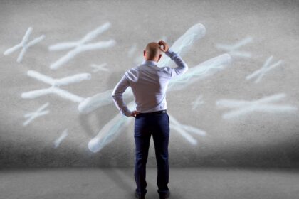 Y chromosoma yra viena mažiausių žmogaus genome ir ypatinga tik tuo, kad lemia vyriškąją lytį.