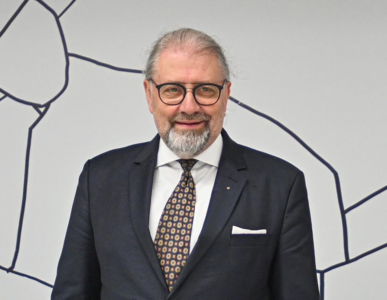 Kol kas Savivaldybei pateiktos devynios kandidatūros panevėžiečių, vertų ypatingo apdovanojimo. Tarp jų – prieš savaitę mero kabineto duris turėjęs užverti Rytis Račkauskas. P. ŽIDONIO nuotr.