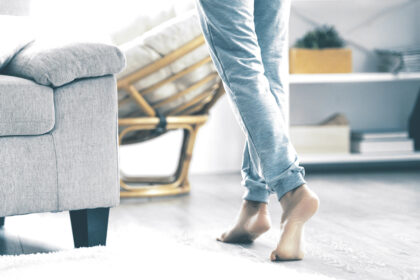 Kad vaikščioti basomis sveika, žinoma be galo seniai.