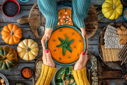 Orams žvarbstant vis dažniau norisi paskanauti ko nors karšto, sotaus, gal net pikantiško.