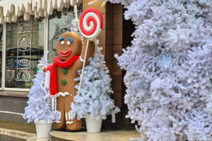 Kalėdinę nuotaiką kuria ne tik girliandų šviesomis mirgančios aikštės ir gatvės.