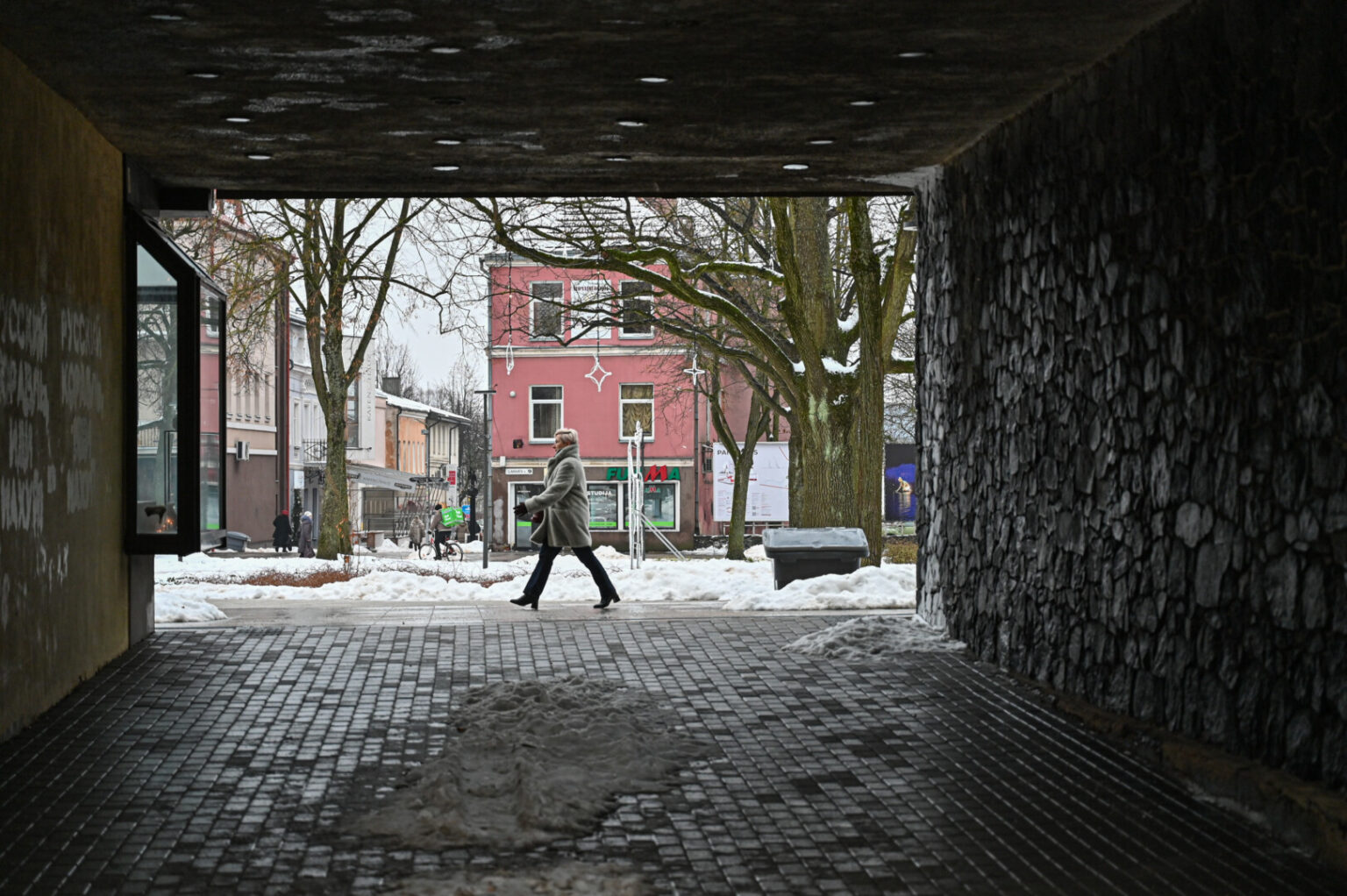Ketvirtadienio rytą dalyje šalies miestų oro taršos matavimo stotelėse fiksuojama padidėjusi kietųjų dalelių koncentracija ore.