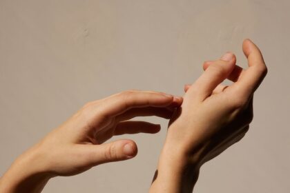 Pirštų ilgis ir ilgių santykis gali daug pasakyti apie žmogų.