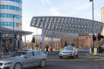 Žmonės pradėjo statyti miestus, kad apsisaugotų nuo negailestingų gamtos stichijų.