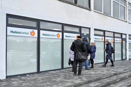 Ekonomistai tvirtina, kad lietuviai taip gerai dar niekuomet negyveno. Visgi vargstančiaisiais besirūpinančios organizacijos mato kiek kitokį vaizdą.