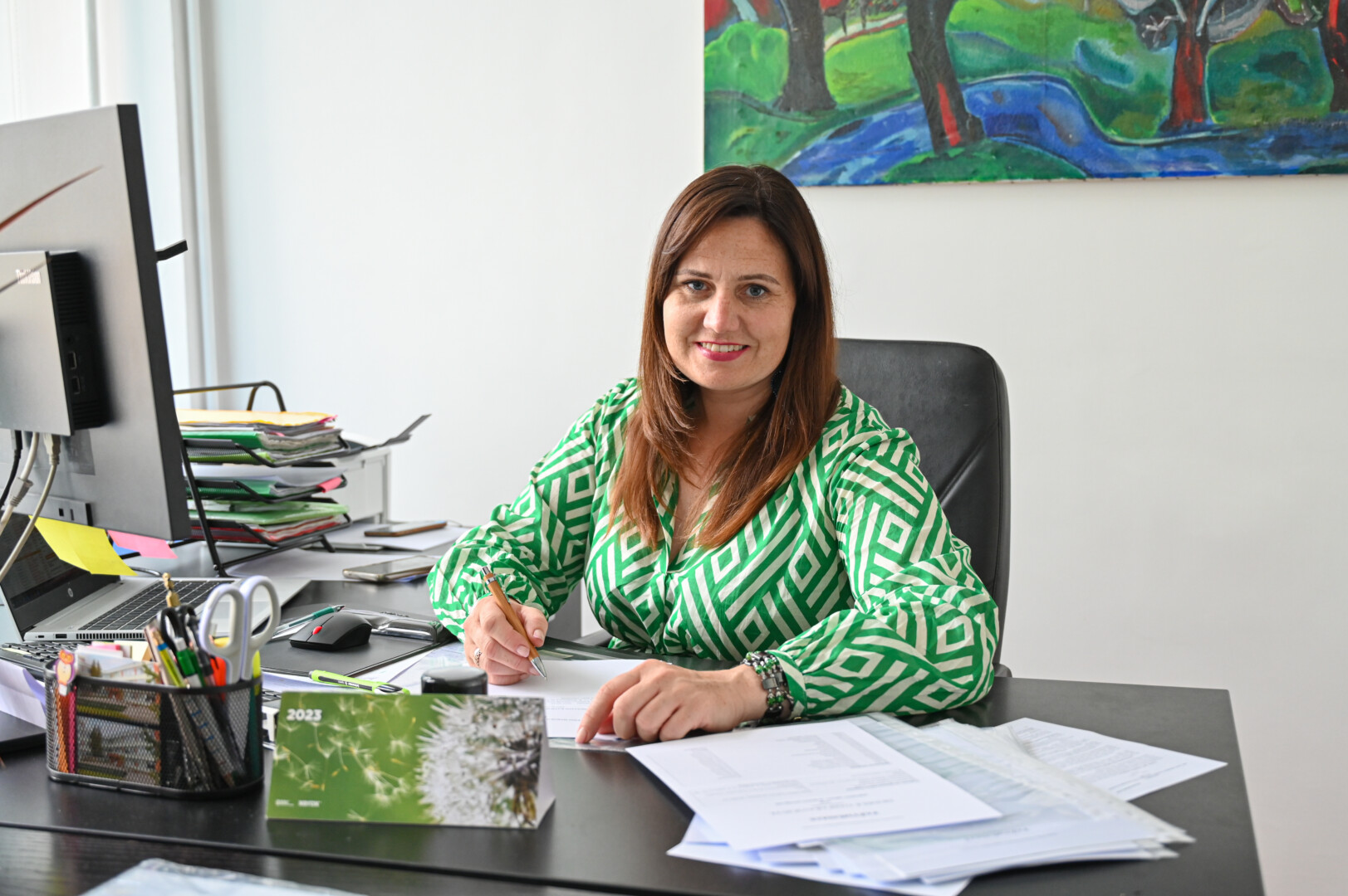 Pasak Minolė Petronytės-Kairienės, nors mokyklai pačiai organizuoti maitinimą – papildomas rūpestis, bet jis atsiperka. Pernai M. Karkos pagrindinės mokyklos valgykla pelnė aukščiausią Valstybinės maisto ir veterinarijos tarnybos įvertinimą – penkis puodelius. P. ŽIDONIO nuotr.