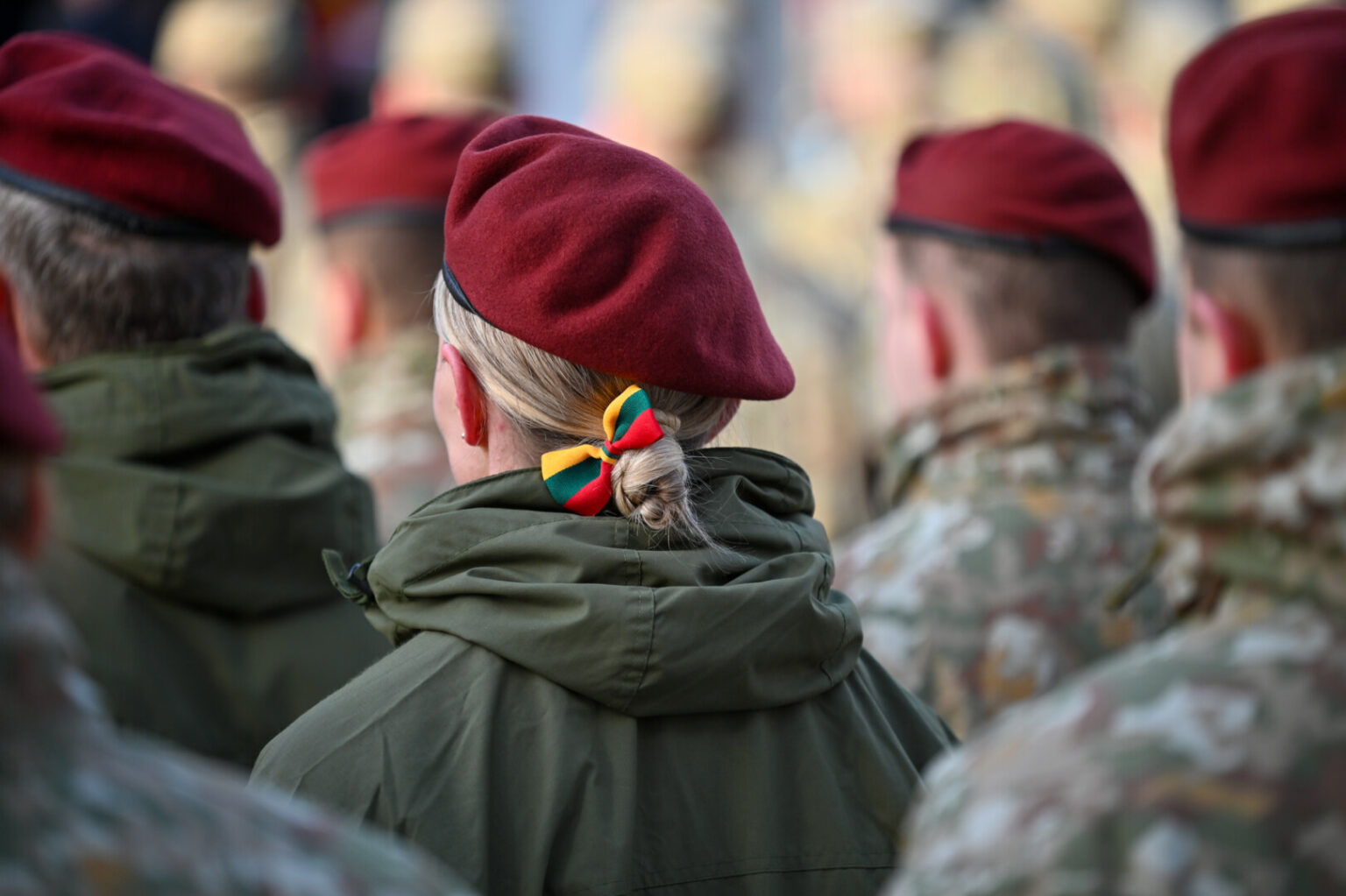 Seimui svarstant apie galimybę Sausio 13-ąją padaryti nedarbo diena bei atsisakyti vieno iš dabartinių laisvadienių, socialinės apsaugos ir darbo ministrė Inga Ruginienė tikina, jog gegužės 1-osios statuso niekas nekeis.