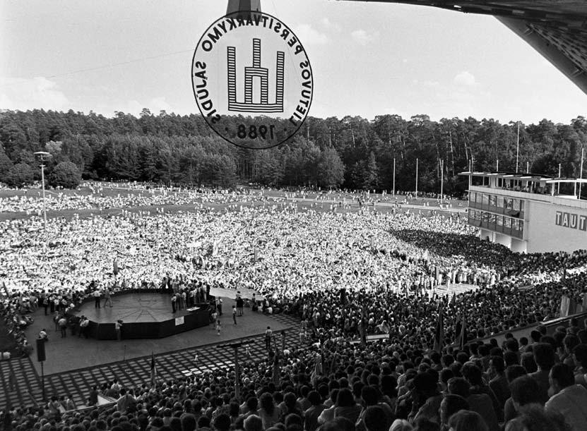 1988-ųjų Sąjūdžio mitingas Vingio parke, į kurį susirinko ketvirtis milijono dalyvių. LCVA (R. Urbakavičiaus) nuotrauka