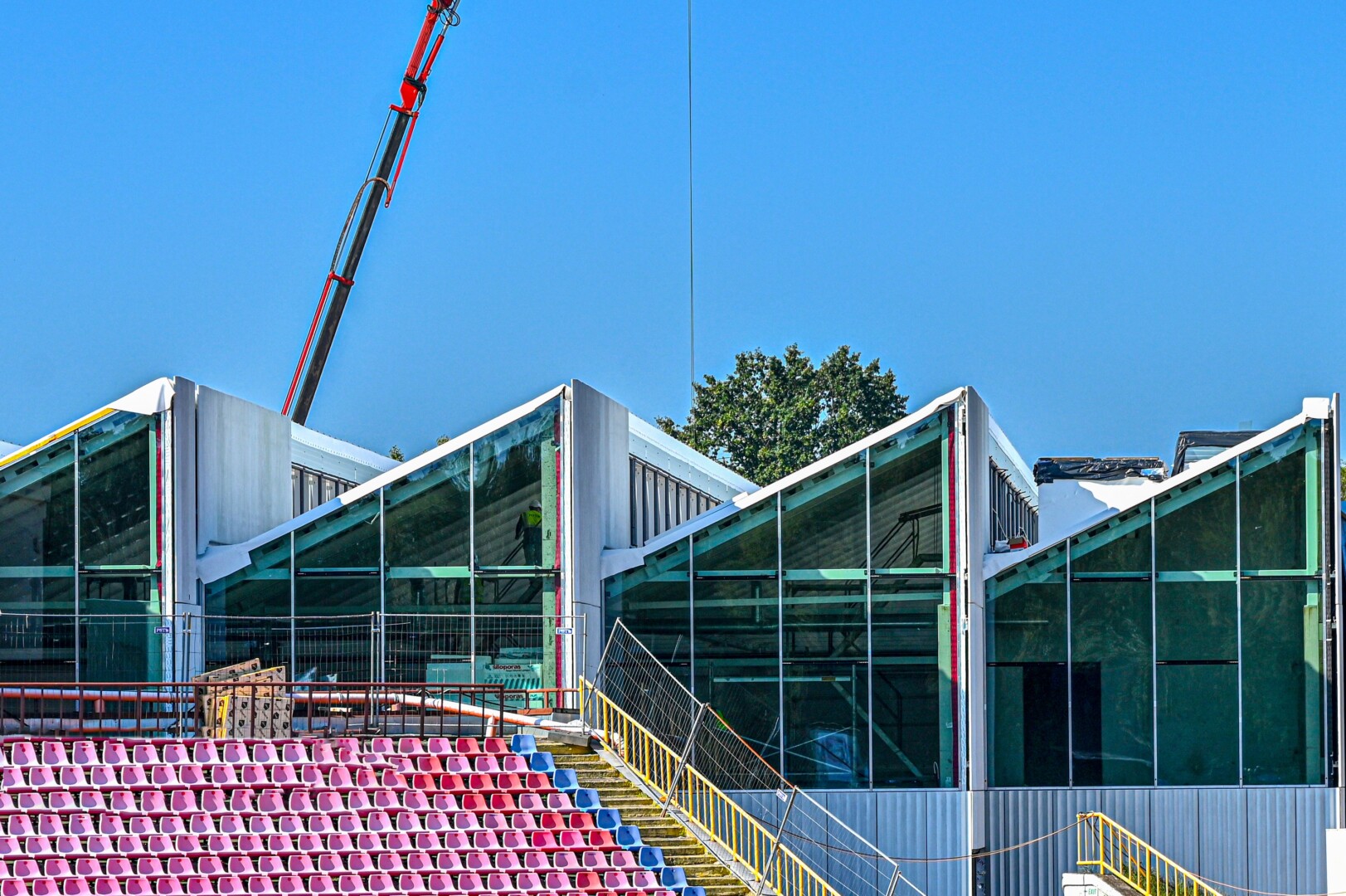 „Aukštaitijos“ sporto rūmų rekonstrukcija ir modernaus baseino statybos jau įpusėjo. G. KARTANO nuotr.