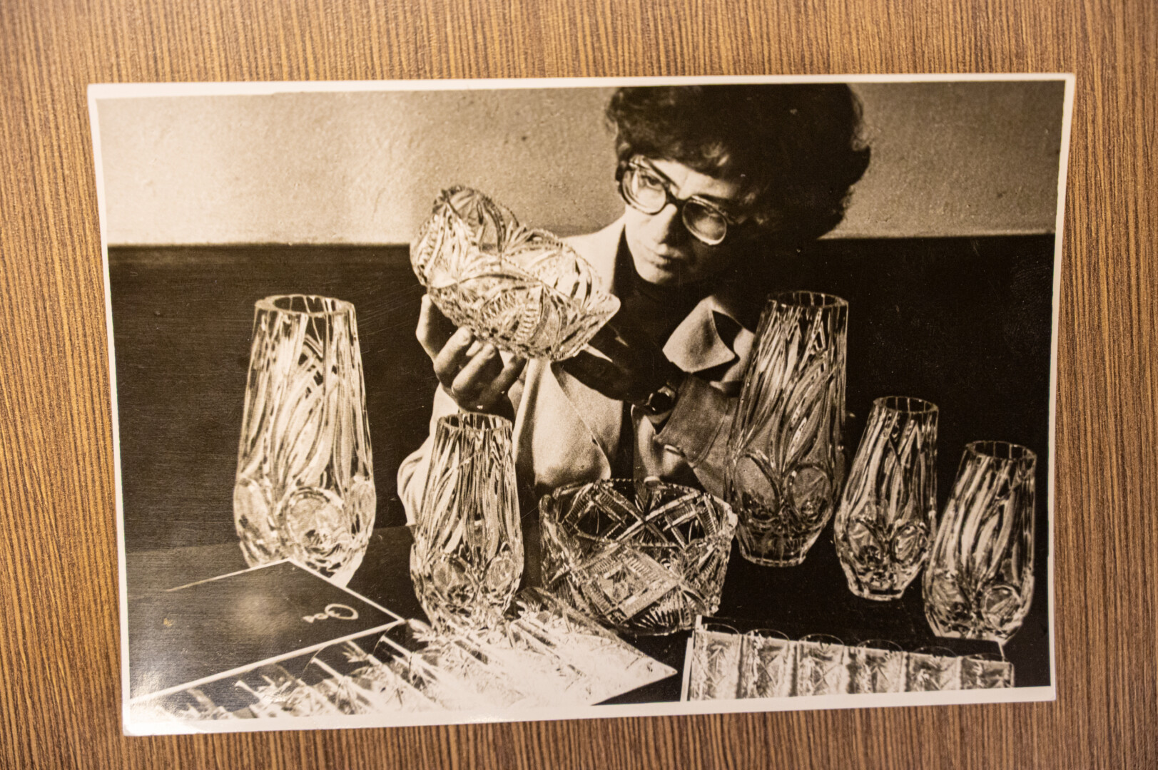 Pasak Angelės, krištolo gaminiai dažniausiai buvo gaminami naudojant šviną, bet panevėžiečiams pavyko įvaldyti technologiją pasitelkiant barį. A. URBONIENĖS ASMENINIO ARCHYVO nuotr.