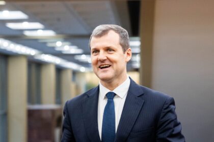 Ministras pirmininkas Gintautas Paluckas teigia, kad pavasario sesijos metu Seime ieškant priemonių generuoti daugiau lėšų gynybai, bus svarstomi „nedrastiški“ esamų mokesčių tarifų pakeitimai.