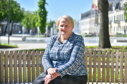 Lietuviško žodžio knygnešė – taip galima įvardyti panevėžietės Lionės Lapinskienės triūsą puoselėjant lietuvybę, atskleidžiant lietuviško žodžio gylį, visuomenei iškilių, bet dar neatrastų Lietuvos kūrėjų indėlį formuojant mūsų tautos savimonę.