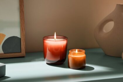 Kvapiosios žvakės atrodo kaip nekaltas būdas sukurti jaukumą namuose – jų švelni šviesa ramina, o malonus kvapas padeda sumažinti stresą.