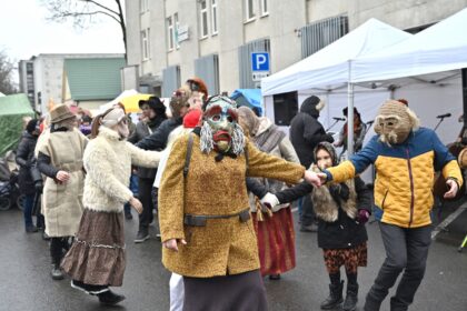Kalendorinį pavasarį Panevėžys pasitiko įspūdinga Užgavėnių švente, kurioje susipynė miesto ir liaudies tradicijos, gyva muzika, šokiai bei smagios pramogos visai šeimai.