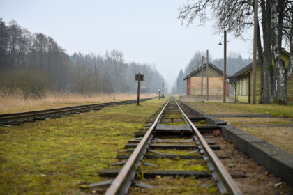 Bene dešimčiai Panevėžio rajono žmonių prisistatant ar pildant dokumentus nebeteks aiškintis, kas tokio jiems nutiko, kad nurodo gyvenantys geležinkelio stotyje.