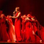 Lietuvos laisvę švenčiantys panevėžiečiai užpildė „Kalnapilio“ areną, susirinkę į dar vieną Kovo 11-osios nemokamų renginių maratono akcentą – šokio spektaklį „Ar mylit Ją Jūs?“