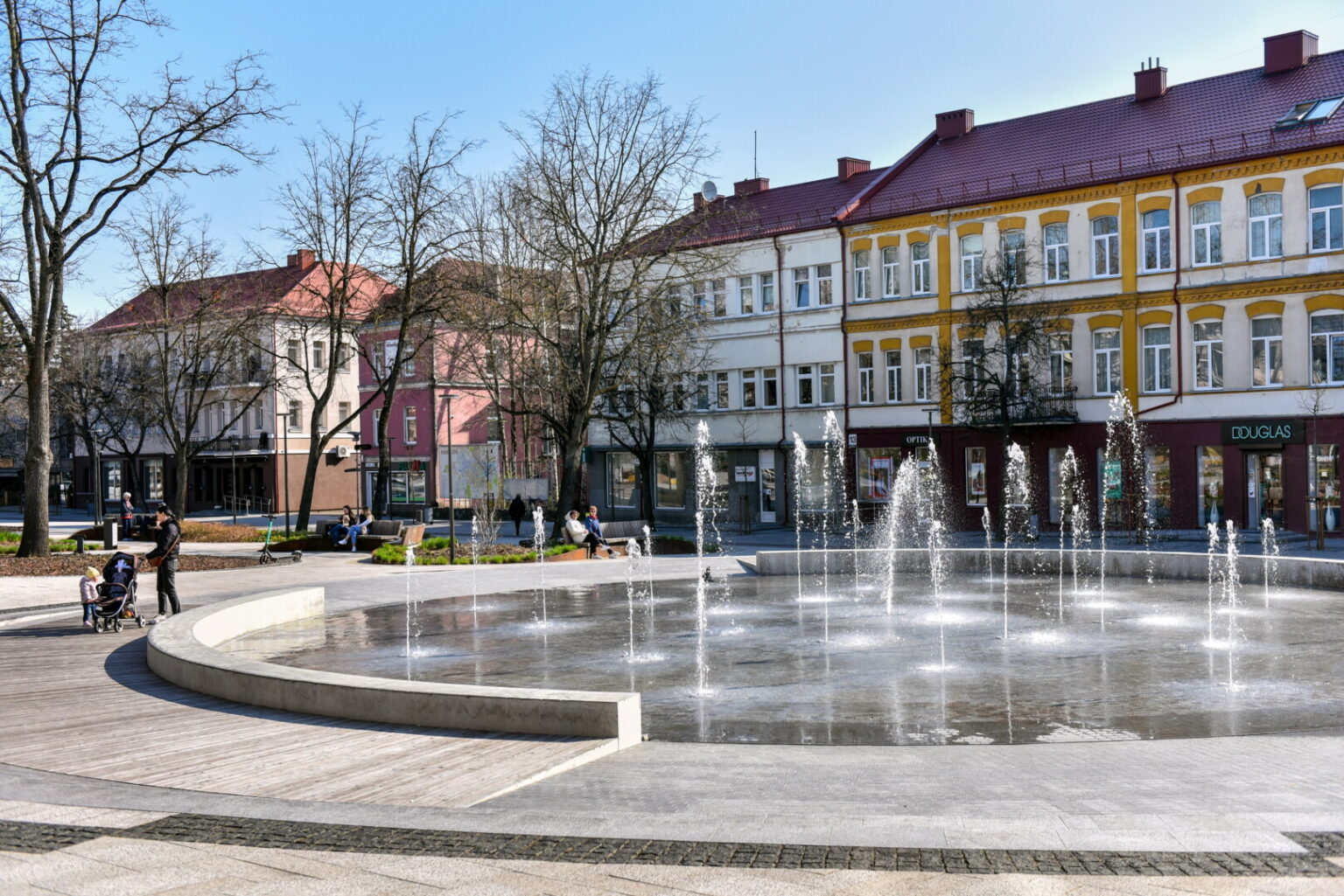 Pavasariui žengiant vis didesniais žingsniais, jau šiomis dienomis sušniokš fontanai Laisvės ir Nepriklausomybės aikštėse bei Kultūros ir poilsio parke.