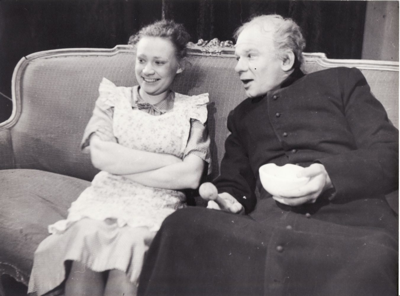 Panevėžio apskrities Gabrielės Petkevičaitės-Bitės viešosios bibliotekos Juozo Miltinio memorialiniame bute Tarptautinė teatro diena paminėta naujos parodos – „Spektakliui „Prieblandoje“ – 80“ atidarymu.