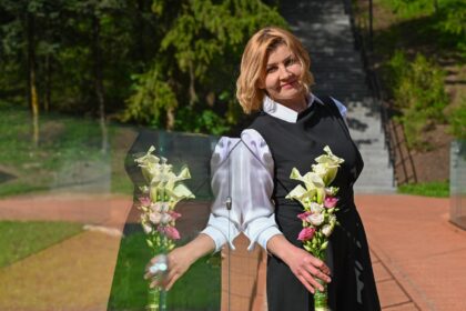 -Slaugytojos darbas – širdžiai, švenčių dekoravimas ir floristika – sielai.