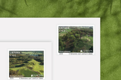 Lietuvos paštas penktadienį išleidžia pašto ženklus, kuriuose pavaizduoti Medvėgalio ir Bilionių piliakalniai.