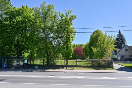 Panevėžiečiai nekantriai laukia, kol ties Smėlynės ir Trumposios gatvių sankirta vietoj nugriauto vaikų lopšelio-darželio iškils Savivaldybės planuojama statyti daugiau kaip dviejų šimtų vietų automobilių stovėjimo aikštelė.
