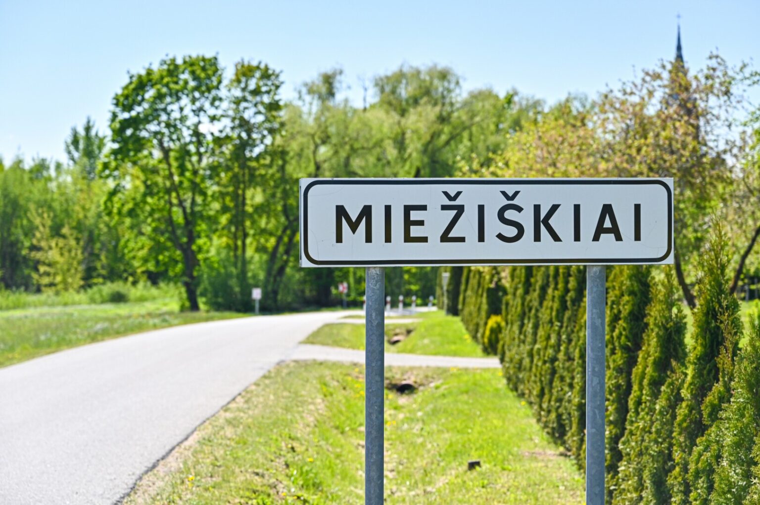 Panevėžio rajono jaukų Miežiškių miestelį supurtė iki šiol nematyti išpuoliai.