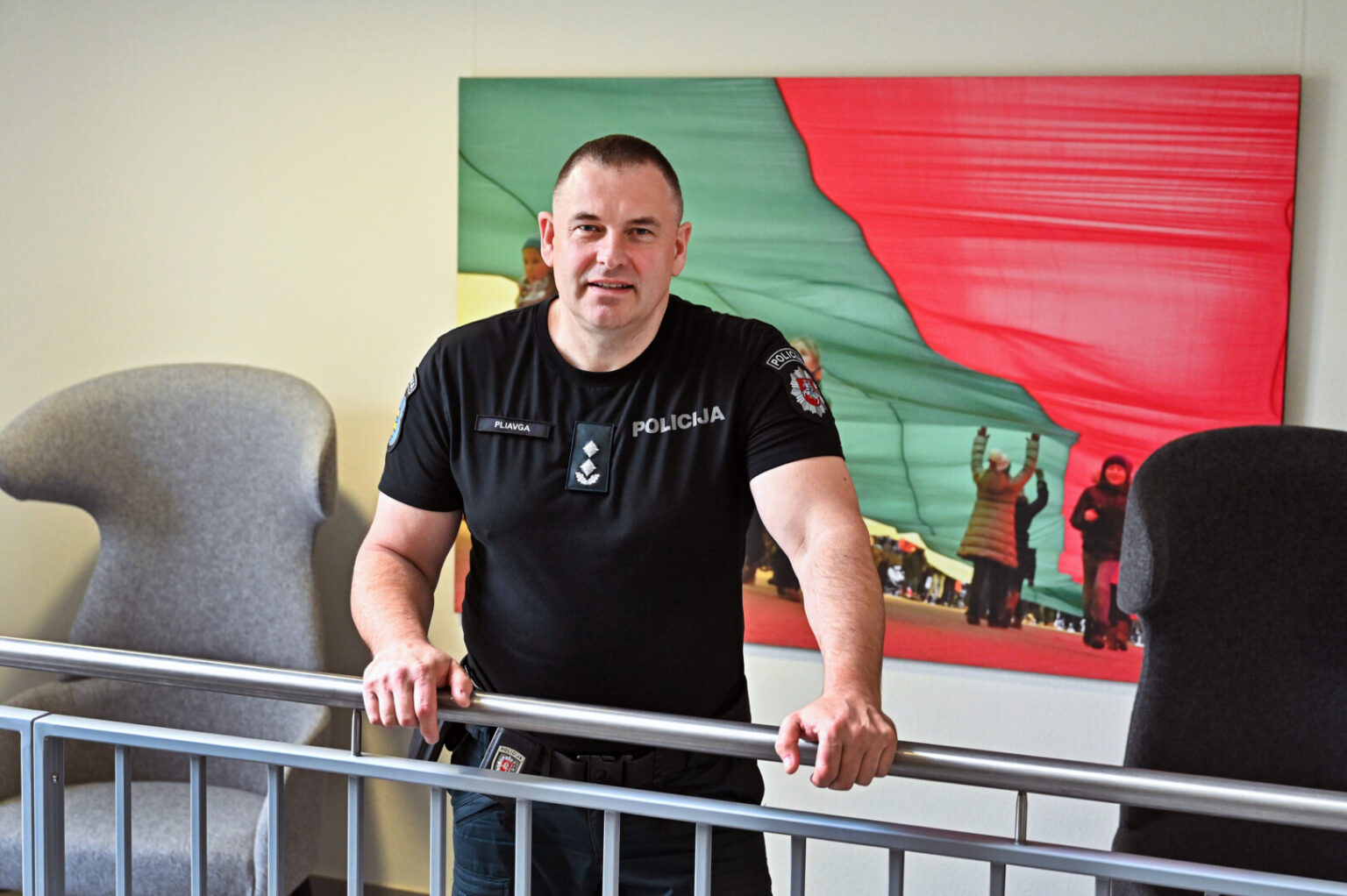 Prie Panevėžio apskrities vyriausiojo policijos komisariato viršininko vairo stojęs Darius Pliavga į gimtąjį miestą, kuriame ir prasidėjo jo, kaip policijos pareigūno, karjera, grįžo po Kaune praleisto dešimtmečio.