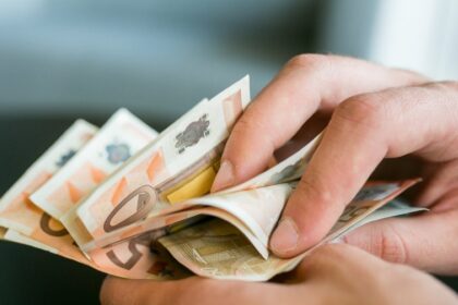 ukrainiečiams skirtą ES paramą Lietuva dalino ir šalių agresorių piliečiams