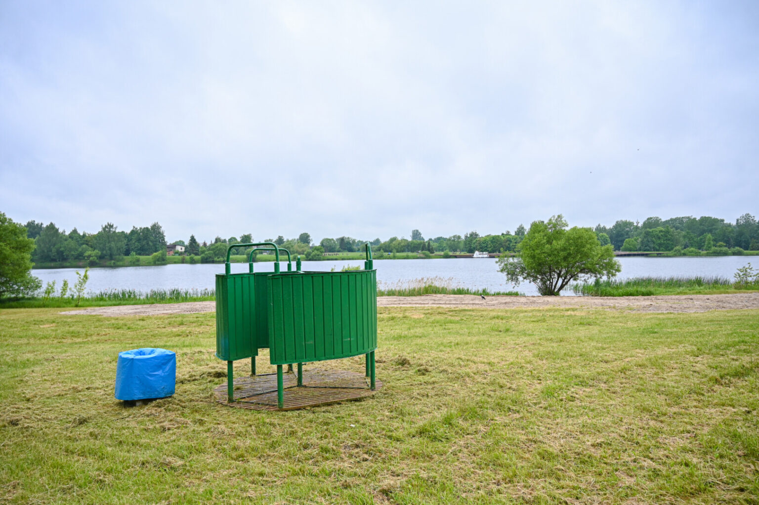 Prasidėjus vasarai poilsiautojų sezonui jau paruošti du Panevėžio miesto paplūdimiai: Piniavoje ir prie „Ekrano“ marių.