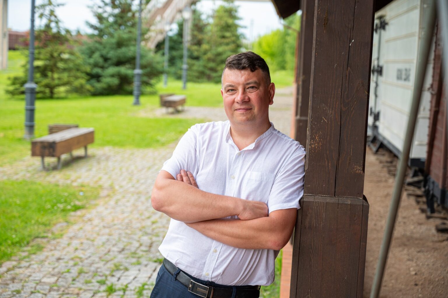 Senų automobilių entuziastas Justinas Martinaitis įsitikino, kad svajonės neturi galiojimo datos.