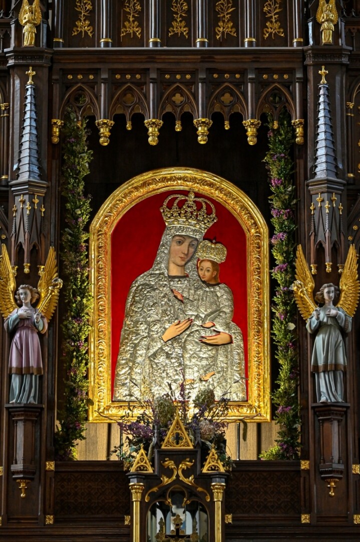 Stebuklingas Krekenavos Švč. Mergelės Marijos su Vaikeliu paveikslas. PANEVĖŽIO KRAŠTOTYROS MUZIEJAUS nuotr.