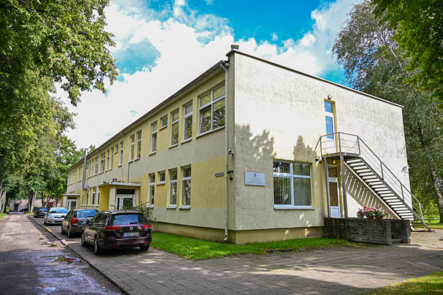 Panevėžyje šeštus metus veikiantys A. Bandzos socialinių paslaugų namai, tapę užuovėja savimi nebegalintiems pasirūpinti senjorams, taip pat atrama autistiškus vaikus auginančioms šeimoms, Socialinės apsaugos ir darbo ministerijai, regis, virto našta.