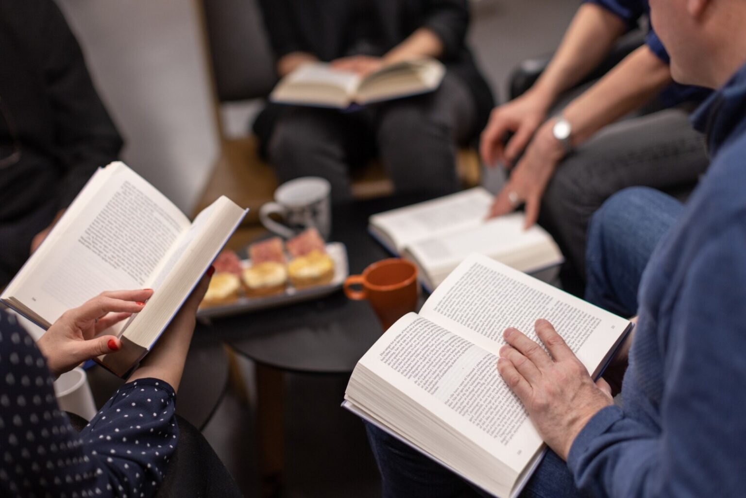 Daugiau nei 7000 įvairių sričių autorių vienijanti asociacija LATGA sudarė populiariausių praėjusiais metais bibliotekose autorių ir knygų dešimtukus.
